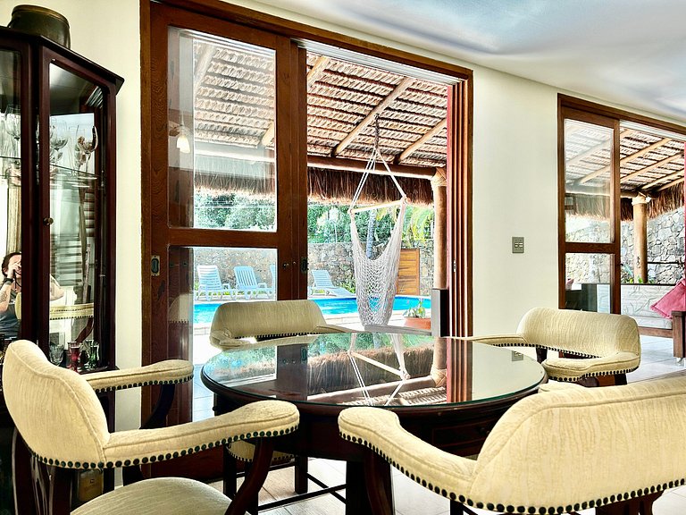 A 50m da praia Itaguassu, piscina, churrasqueira