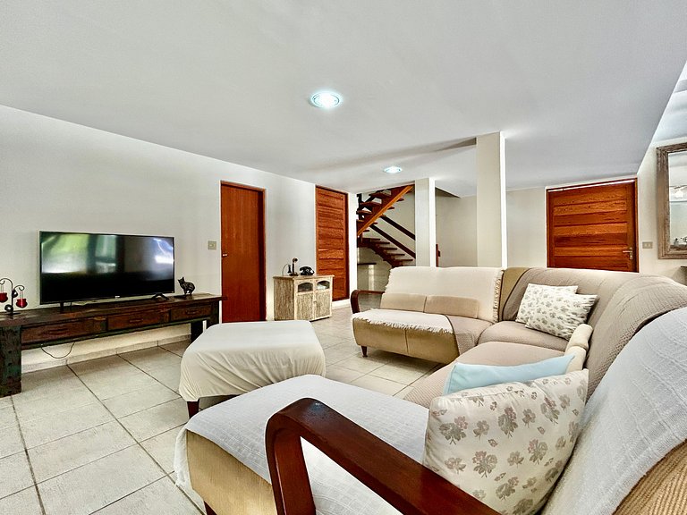 A 50m da praia Itaguassu, piscina, churrasqueira