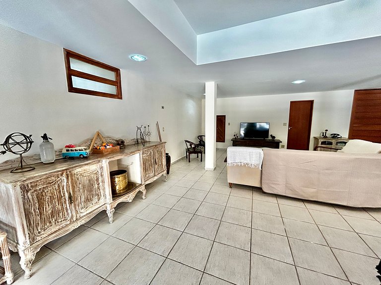 A 50m da praia Itaguassu, piscina, churrasqueira