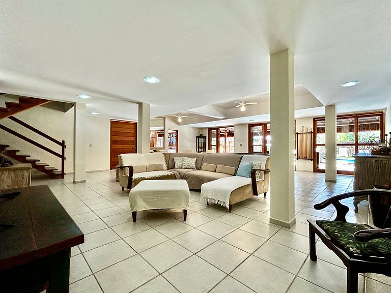 A 50m da praia Itaguassu, piscina, churrasqueira