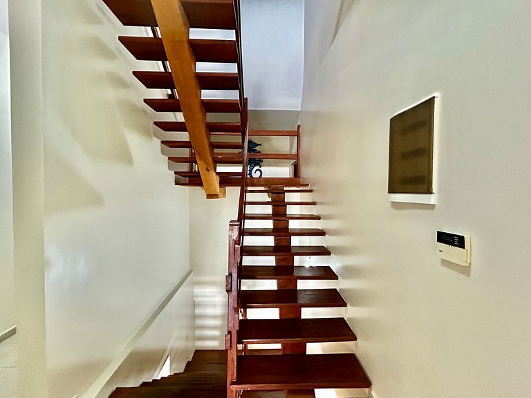 A 50m da praia Itaguassu, piscina, churrasqueira