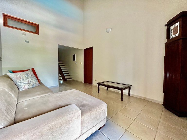 A 50m da praia Itaguassu, piscina, churrasqueira