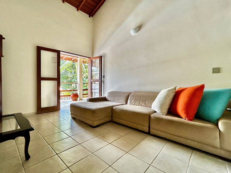 A 50m da praia Itaguassu, piscina, churrasqueira