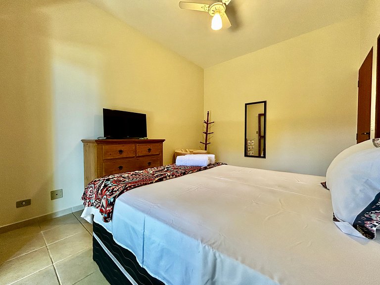 A 50m da praia Itaguassu, piscina, churrasqueira