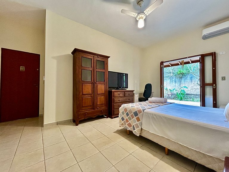 A 50m da praia Itaguassu, piscina, churrasqueira