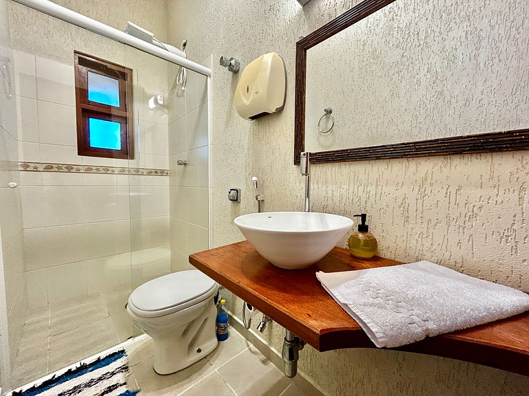 A 50m da praia Itaguassu, piscina, churrasqueira