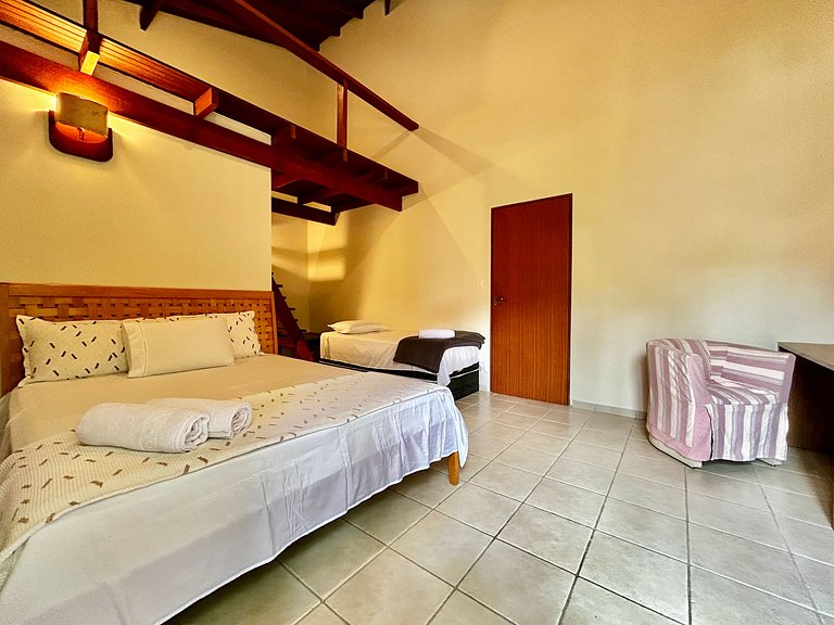 A 50m da praia Itaguassu, piscina, churrasqueira