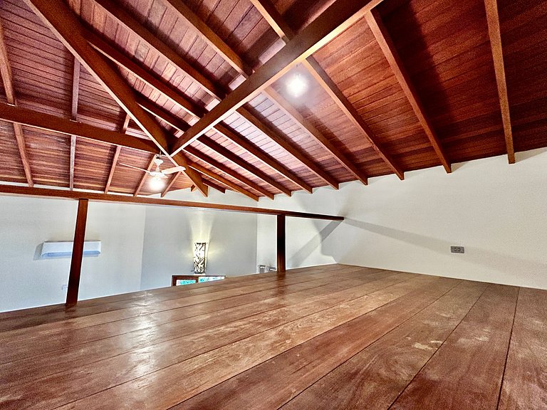 A 50m da praia Itaguassu, piscina, churrasqueira