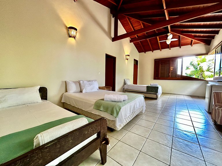 A 50m da praia Itaguassu, piscina, churrasqueira