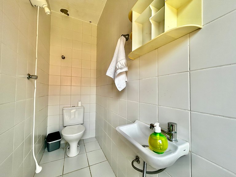 A 50m da praia Itaguassu, piscina, churrasqueira