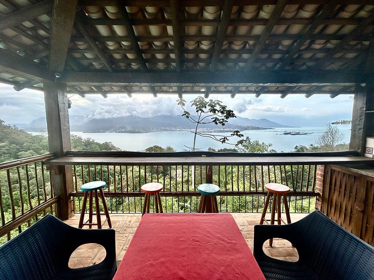 Vista deslumbrante, piscina e espaço gourmet