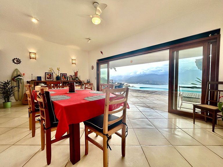 Vista deslumbrante, piscina e espaço gourmet