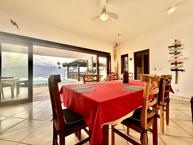 Vista deslumbrante, piscina e espaço gourmet