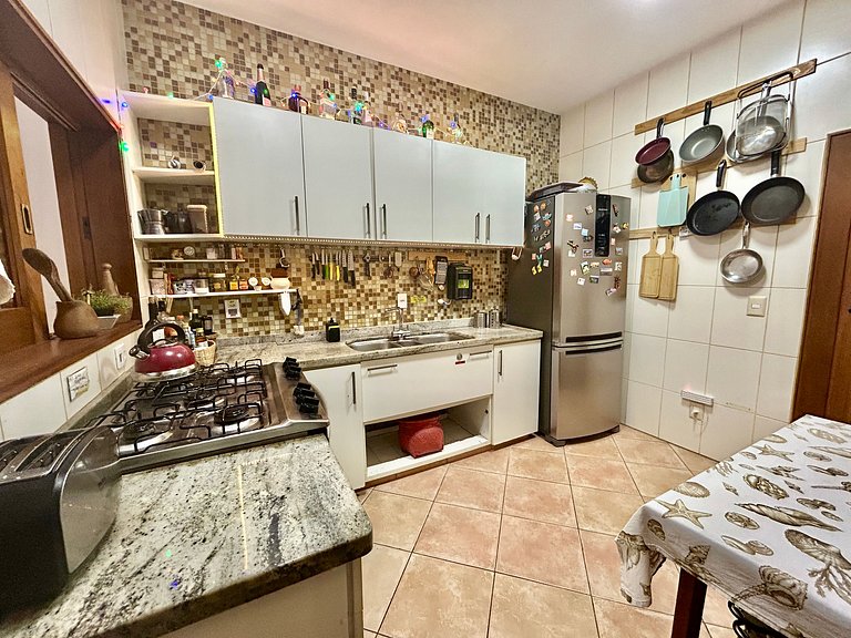 Vista deslumbrante, piscina e espaço gourmet