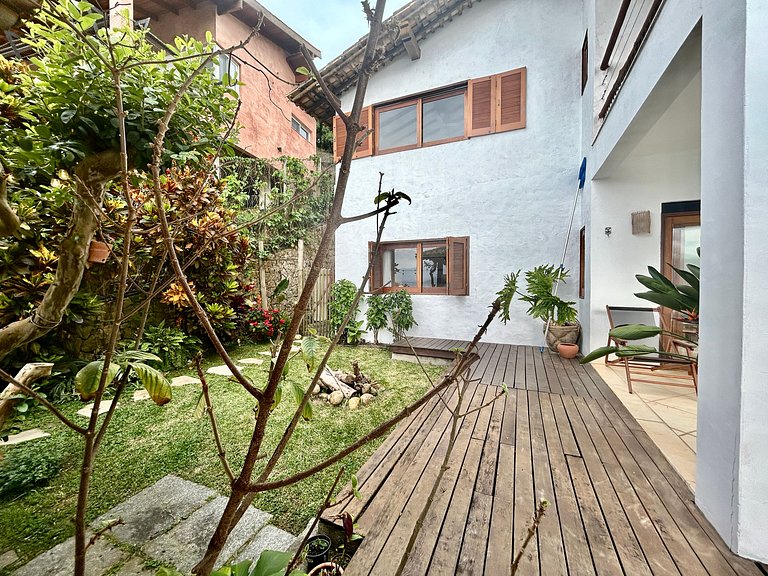 Vista deslumbrante, piscina e espaço gourmet