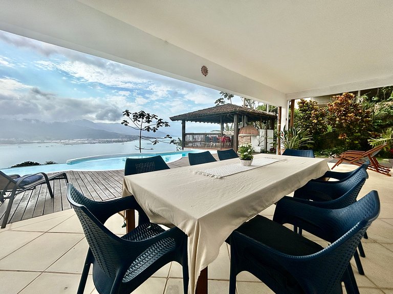 Vista deslumbrante, piscina e espaço gourmet