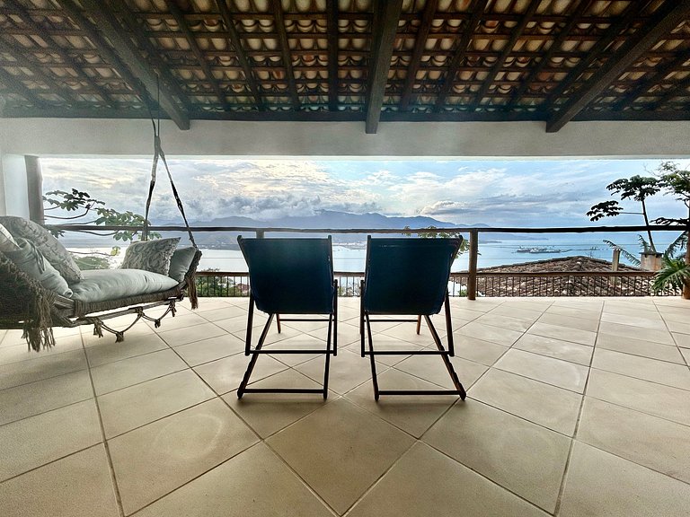 Vista deslumbrante, piscina e espaço gourmet