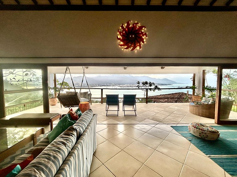 Vista deslumbrante, piscina e espaço gourmet