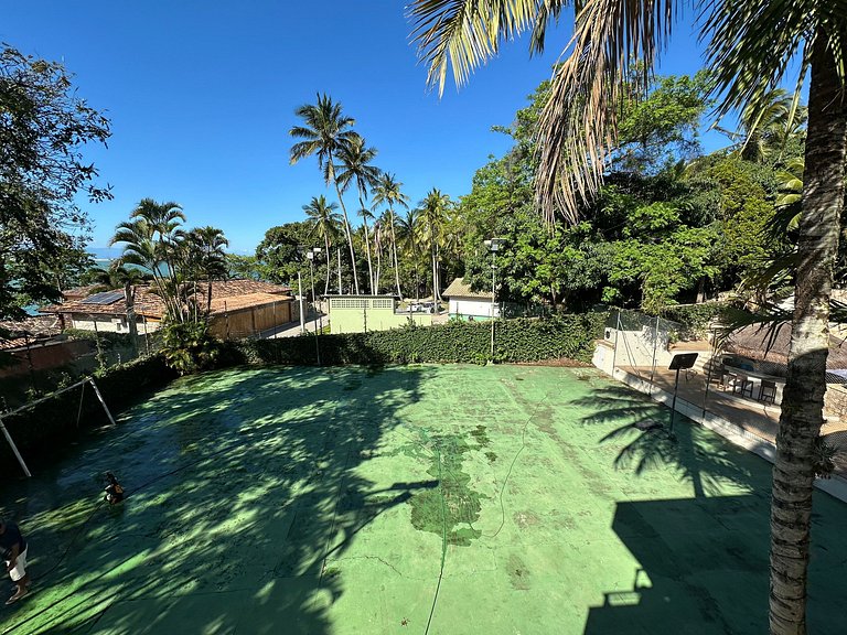 Casa contemporânea a 30m da praia da Feiticeira