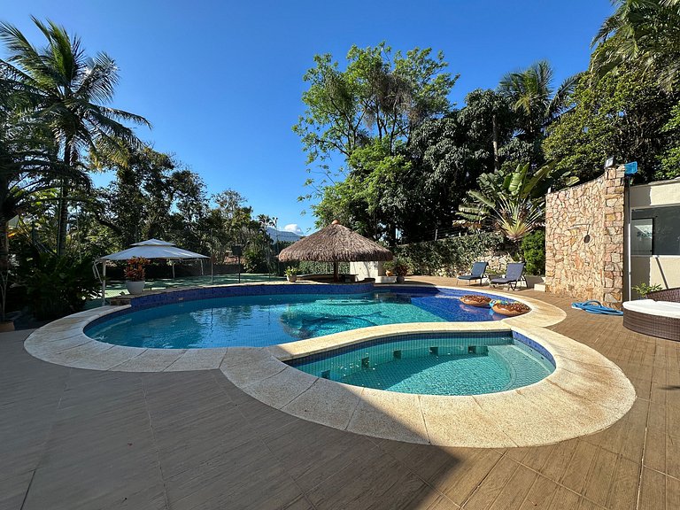 Casa contemporânea a 30m da praia da Feiticeira