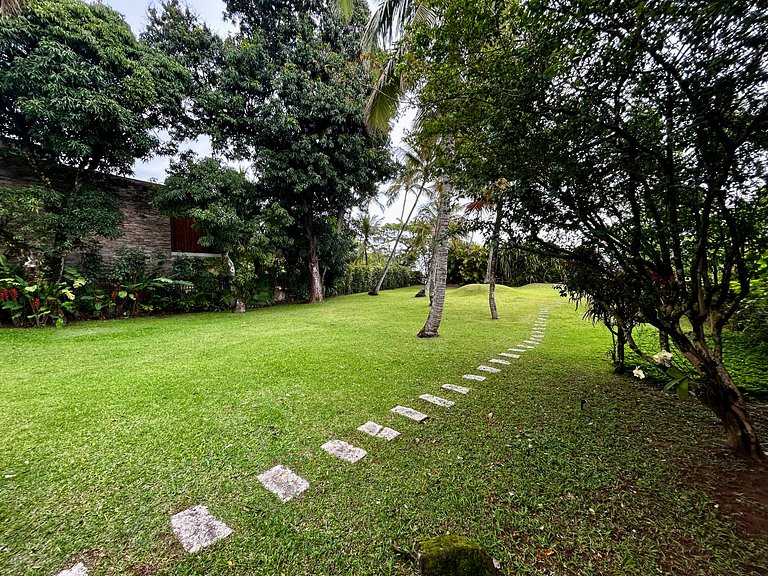 Casa em condomínio pé na areia com área gourmet