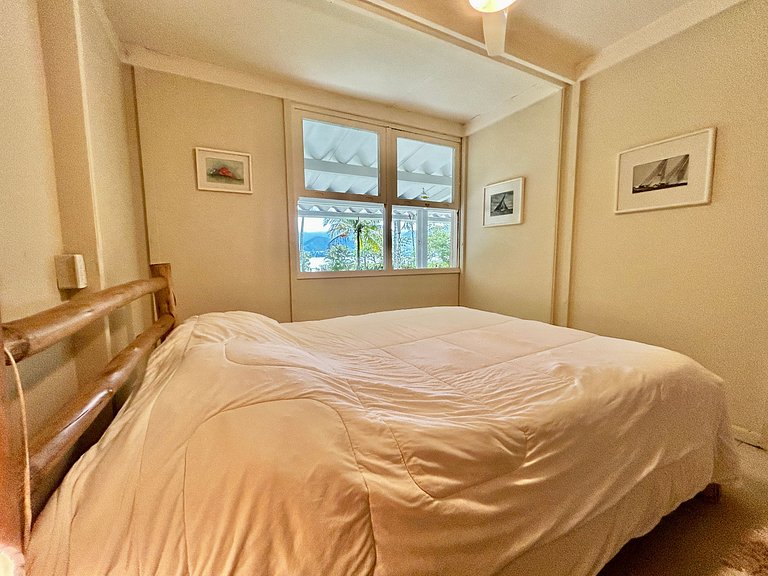 Casa em condomínio pé na areia com área gourmet