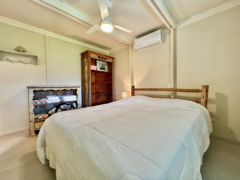 Casa em condomínio pé na areia com área gourmet