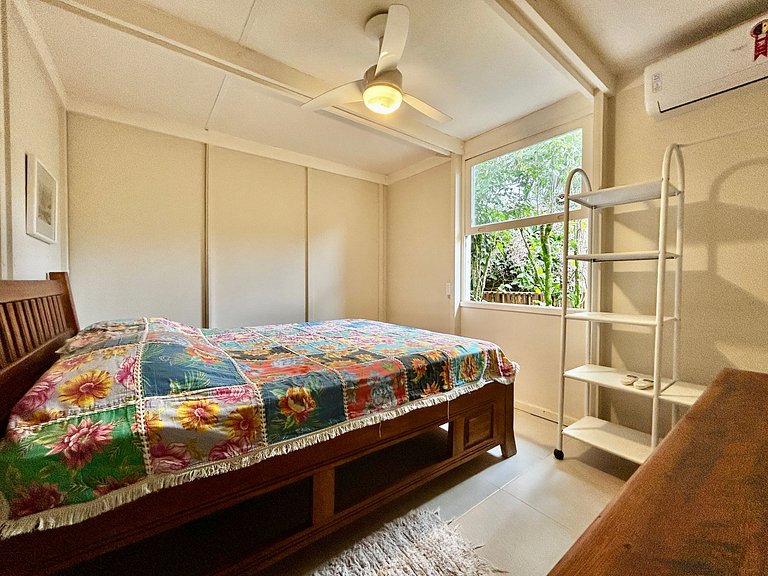 Casa em condomínio pé na areia com área gourmet