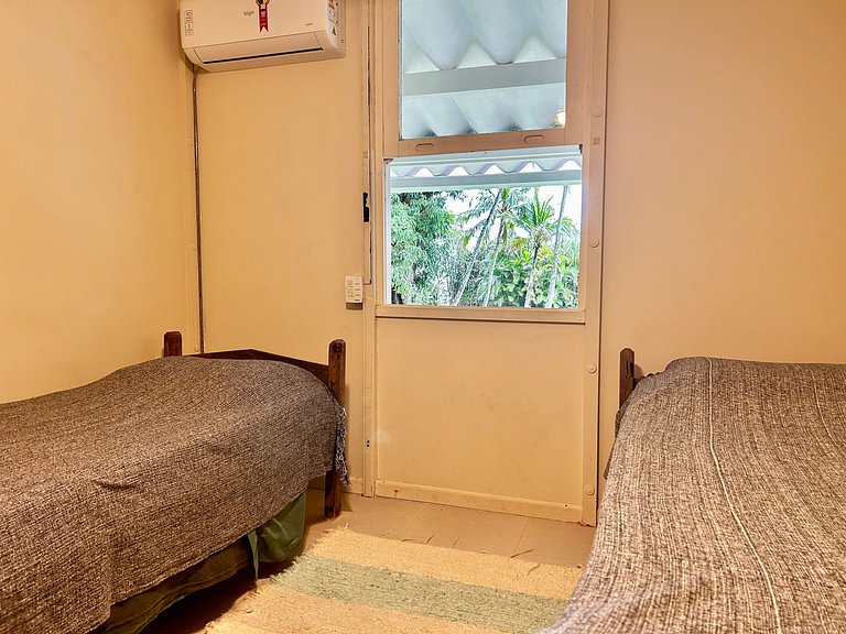 Casa em condomínio pé na areia com área gourmet