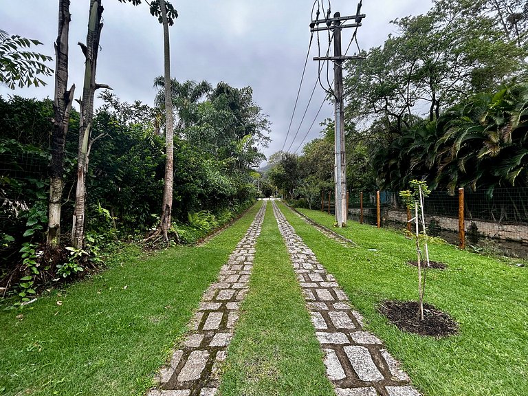 Casa em condomínio pé na areia com área gourmet
