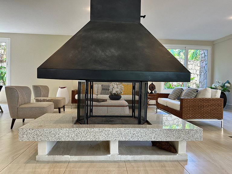 Casa contemporânea a 30m da praia da Feiticeira