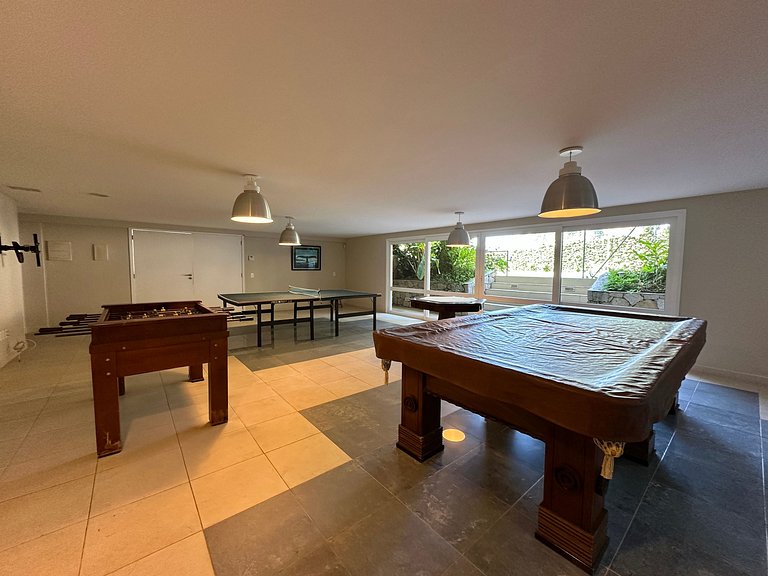 Casa contemporânea a 30m da praia da Feiticeira