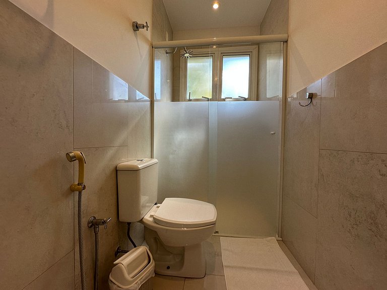 Luxuosa casa “porteira fechada” à venda – Feiticeira, Ilhabe