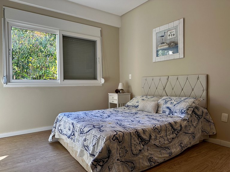 Luxuosa casa “porteira fechada” à venda – Feiticeira, Ilhabe