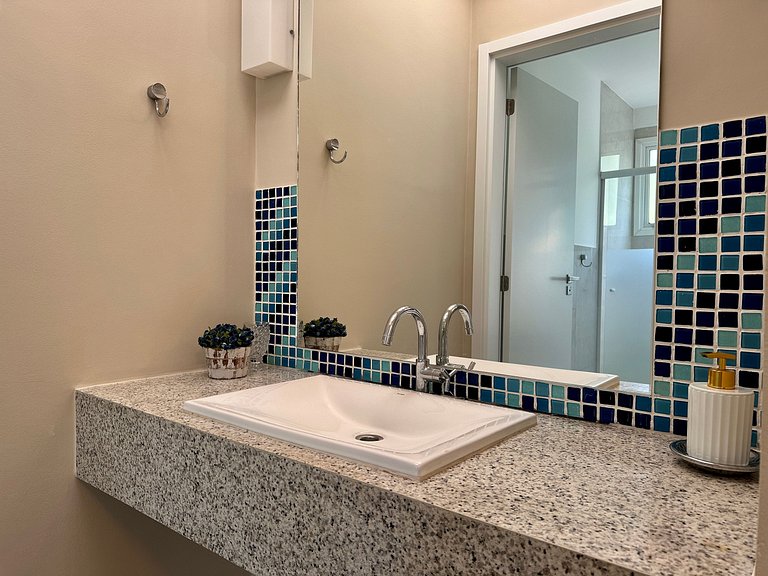 Luxuosa casa “porteira fechada” à venda – Feiticeira, Ilhabe