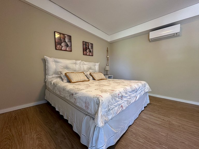 Luxuosa casa “porteira fechada” à venda – Feiticeira, Ilhabe