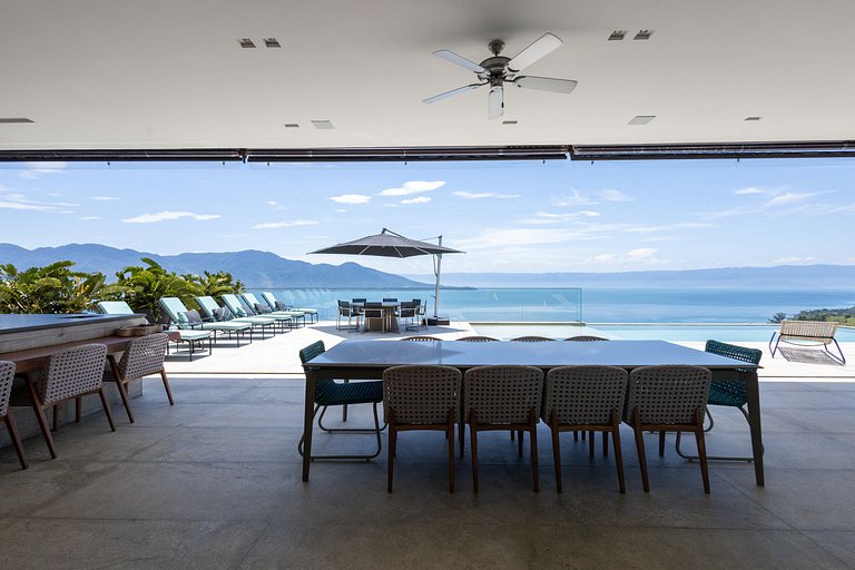 Casa contemporênea a 5 minutos do YTC Ilhabela