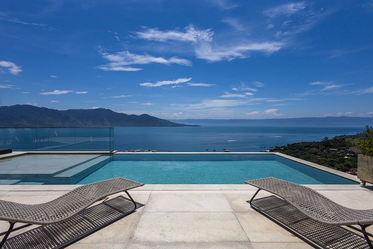 Casa contemporênea a 5 minutos do YTC Ilhabela