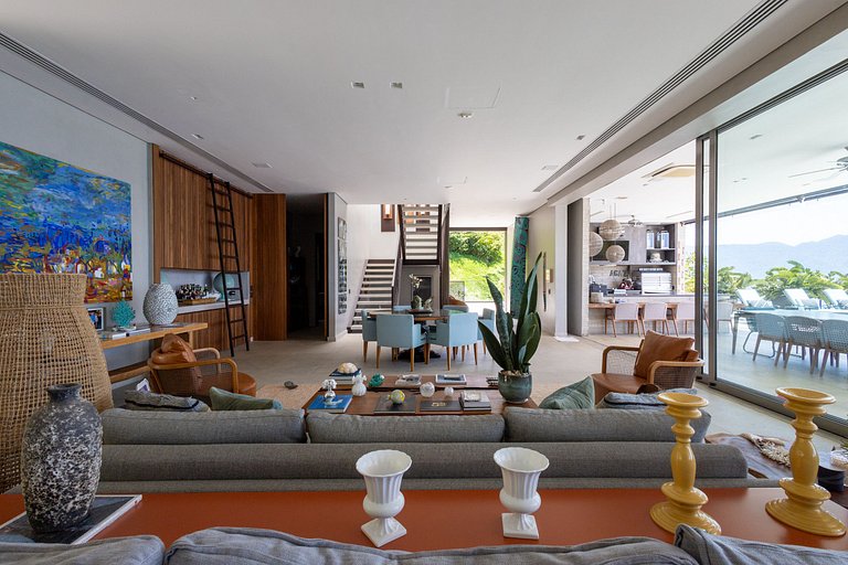 Casa contemporânea a 5 minutos do YTC Ilhabela