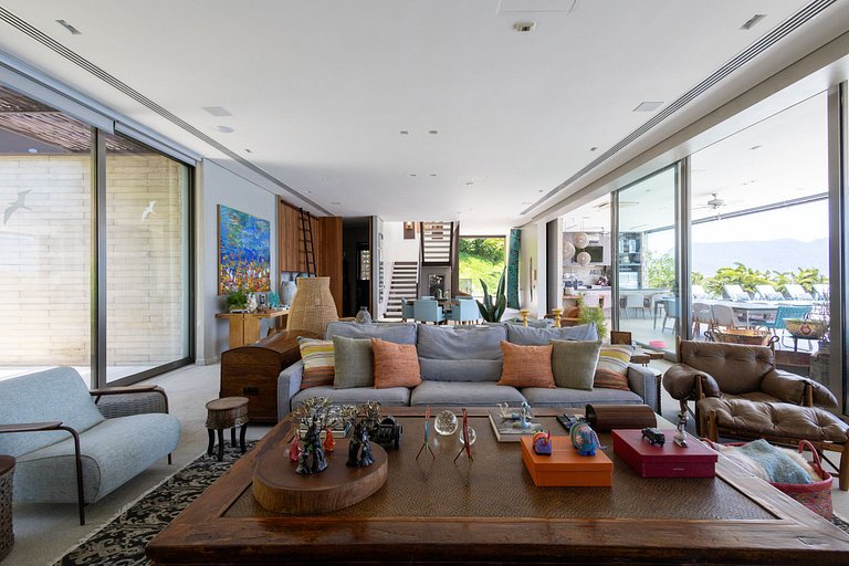 Casa contemporânea a 5 minutos do YTC Ilhabela