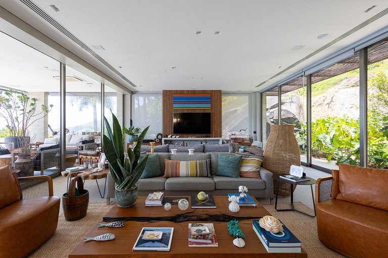 Casa contemporânea a 5 minutos do YTC Ilhabela