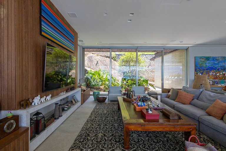 Casa contemporênea a 5 minutos do YTC Ilhabela