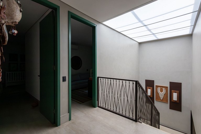 Casa contemporânea a 5 minutos do YTC Ilhabela