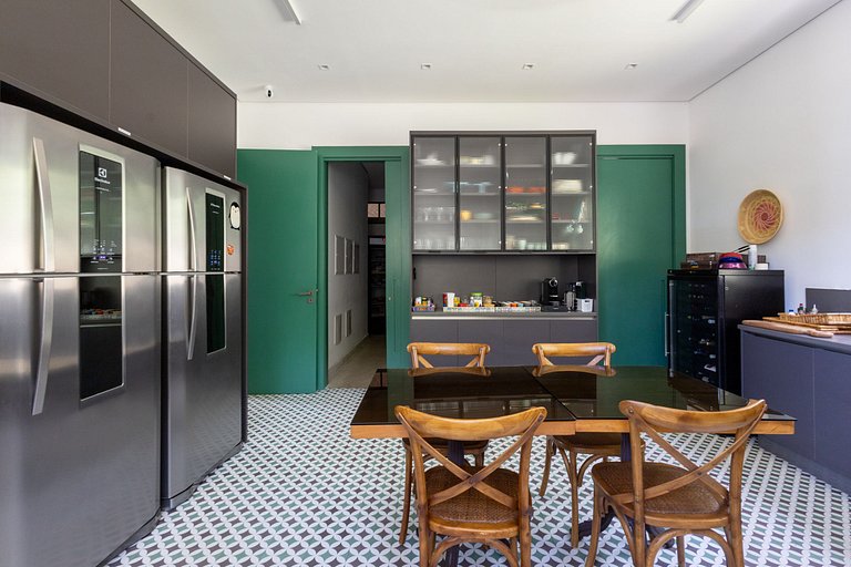 Casa contemporânea a 5 minutos do YTC Ilhabela