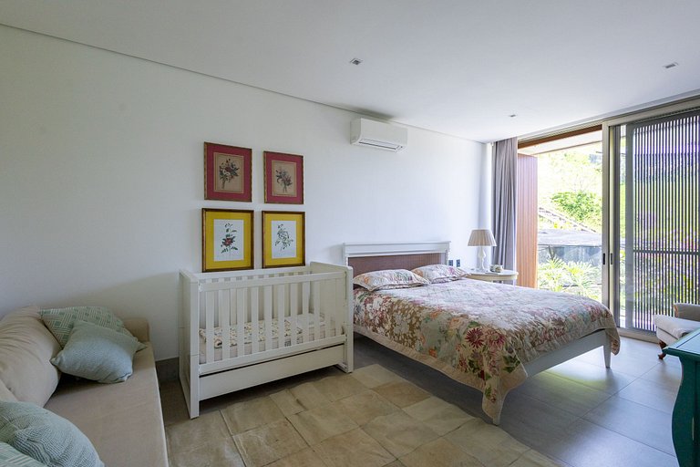 Casa contemporânea a 5 minutos do YTC Ilhabela