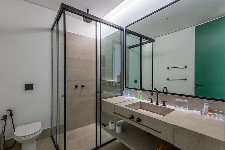 Casa contemporânea a 5 minutos do YTC Ilhabela