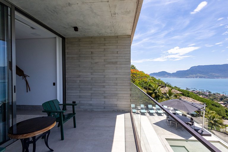 Casa contemporânea a 5 minutos do YTC Ilhabela