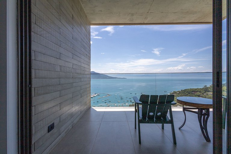 Casa contemporânea a 5 minutos do YTC Ilhabela