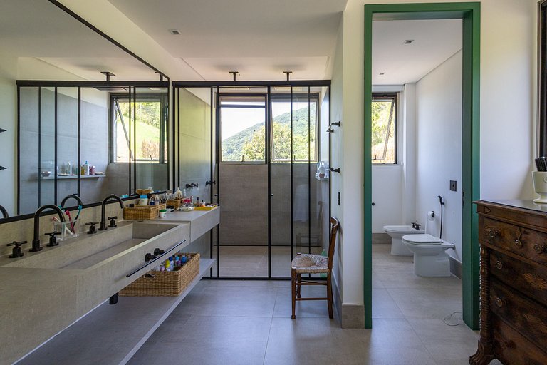 Casa contemporênea a 5 minutos do YTC Ilhabela