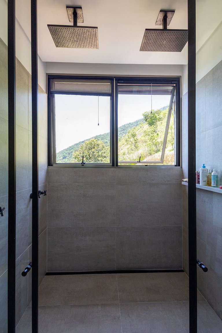 Casa contemporânea a 5 minutos do YTC Ilhabela